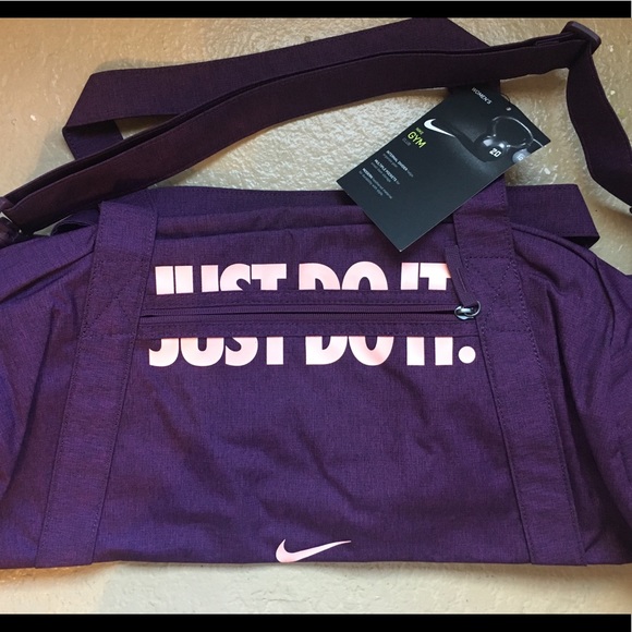 Nike Duffel Bag - Picture 1 of 4